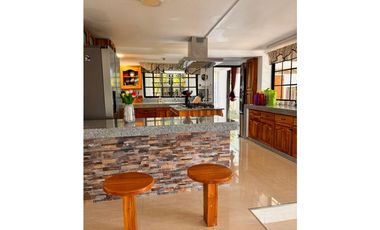 CERRO AZUL / EL VIGIA / 1700M / AMOBLADO / LINEA BLANCA / CASCADA