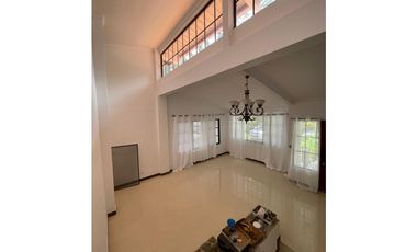 CERRO AZUL / EL VIGIA / 1700M / AMOBLADO / LINEA BLANCA / CASCADA