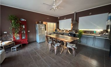 Vendo Espectacular Casa Con Oficina Comercial en Caseros, Entre Ríos.