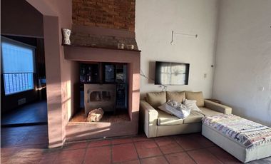 Vendo Espectacular Casa Con Oficina Comercial en Caseros, Entre Ríos.