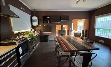 Vendo Espectacular Casa Con Oficina Comercial en Caseros, Entre Ríos.