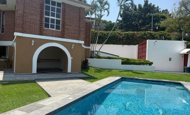 Casa en venta en Lomas de Cuernavaca, Temixco | Privada con vigilancia, alberca y amplio jardín
