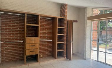 Casa en venta en Lomas de Cuernavaca, Temixco | Privada con vigilancia, alberca y amplio jardín