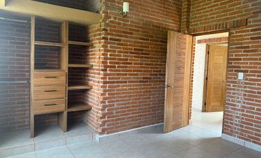 Casa en venta en Lomas de Cuernavaca, Temixco | Privada con vigilancia, alberca y amplio jardín