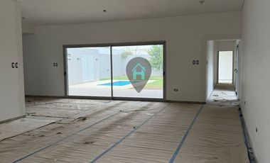 Casa en venta de 3 dormitorios c/ cochera en Rafaela