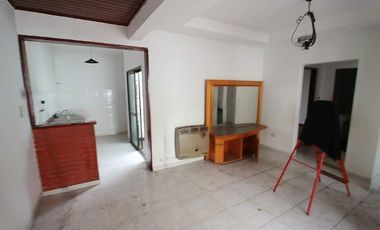 Departamento Tipo Casa en alquiler en Lanus Este