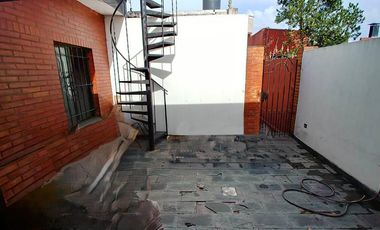 Departamento Tipo Casa en alquiler en Lanus Este