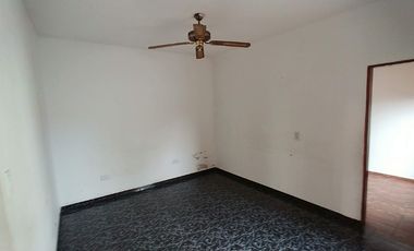 Departamento Tipo Casa en alquiler en Lanus Este