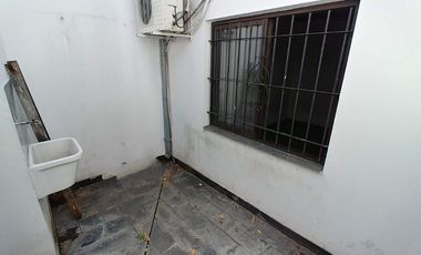 Departamento Tipo Casa en alquiler en Lanus Este