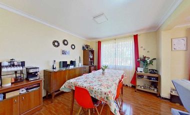 Casa en venta en LA REINA