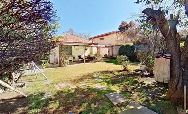 Casa en venta en LA REINA