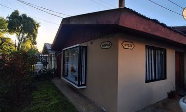 Casa en Venta en Calle Orompello, Población Rucamalal, Los Angeles