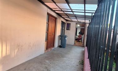 Casa en Venta en Calle Orompello, Población Rucamalal, Los Angeles