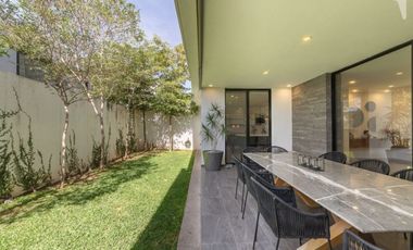 Casa de Lujo en Venta en Colinas Virreyes Av Universidad