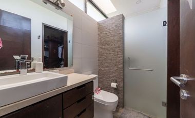 Casa de Lujo en Venta en Colinas Virreyes Av Universidad