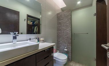 Casa de Lujo en Venta en Colinas Virreyes Av Universidad