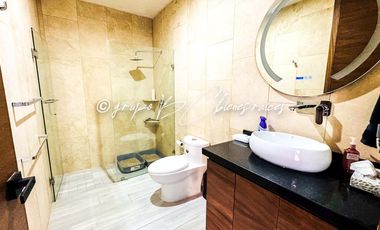 Casa en Venta en Parques Vallarta | 4 Recámaras, Roof Garden y Paneles Solares