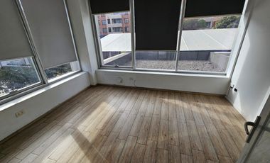 OFICINA EN ARRIENDO A PASOS DE PLAZA ÑUÑOA