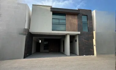 Casa equipada en venta en Privanzas del Campestre, Acacia