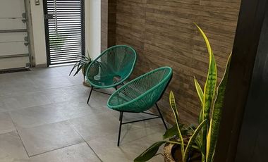 CASA EN RENTA O VENTA EN FRACCIONAMIENTO ESPACIOS BARCELONA (AMUEBLADA)