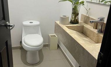 CASA EN RENTA O VENTA EN FRACCIONAMIENTO ESPACIOS BARCELONA (AMUEBLADA)