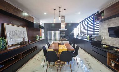 Casa en Venta en El Palomar de lujo con Alberca