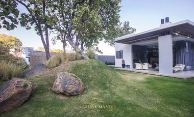 Casa en Venta en El Palomar de lujo con Alberca