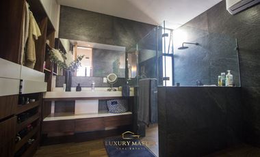 Casa en Venta en El Palomar de lujo con Alberca