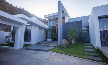 Casa en Venta en El Palomar de lujo con Alberca