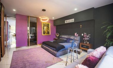 Casa en Venta en El Palomar de lujo con Alberca