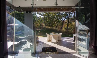 Casa en Venta en El Palomar de lujo con Alberca