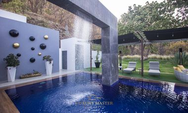 Casa en Venta en El Palomar de lujo con Alberca