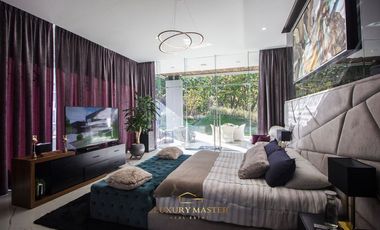 Casa en Venta en El Palomar de lujo con Alberca