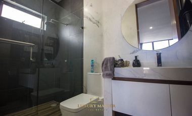 Casa en Venta en El Palomar de lujo con Alberca