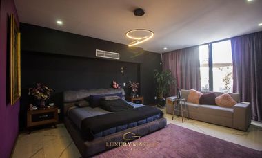 Casa en Venta en El Palomar de lujo con Alberca