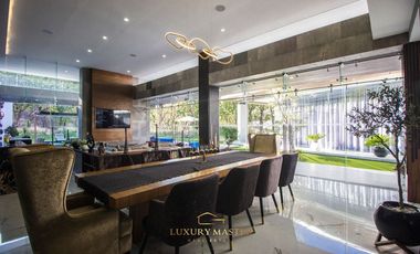 Casa en Venta en El Palomar de lujo con Alberca