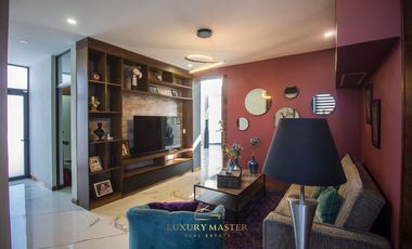 Casa en Venta en El Palomar de lujo con Alberca