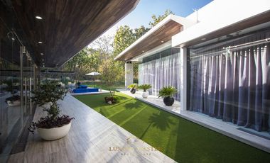 Casa en Venta en El Palomar de lujo con Alberca