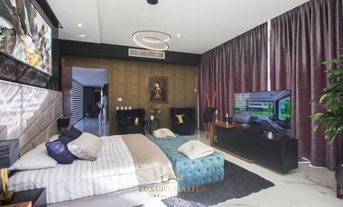 Casa en Venta en El Palomar de lujo con Alberca