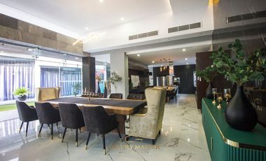 Casa en Venta en El Palomar de lujo con Alberca