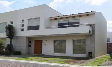 Renta de casa en condominio en el Manantial Metepec