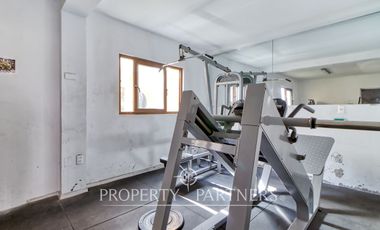 Amplia casa para diversos usos en sector residencial