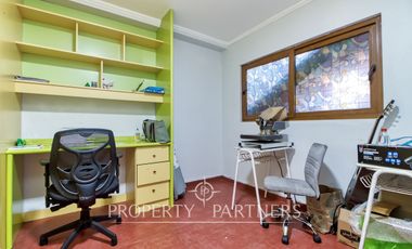 Amplia casa para diversos usos en sector residencial