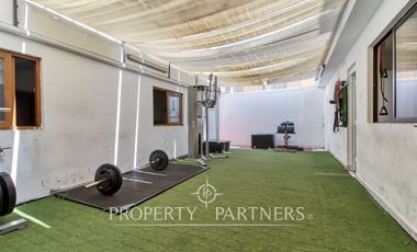 Amplia casa para diversos usos en sector residencial