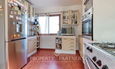 Amplia casa para diversos usos en sector residencial