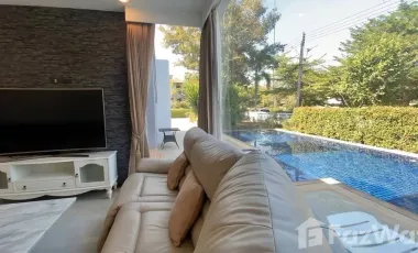 Spacious Luxury Home with Private Pool and Mountain View