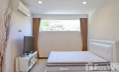 Spacious Luxury Home with Private Pool and Mountain View