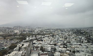 OFICINA EN VENTA SOBRE FUNDADORES