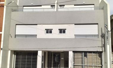 ALQUILER DEPARTAMENTO 1 AMBIENTE CON PATIO EN RAMOS MEJIA