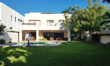 CASA  EN RENTA RESIDENCIAL VILLA MAGNA CON O SIN MUEBLES CANCÚN QUINTANA ROO